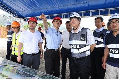 生态环境部副部长、国家核安全局局长刘华调研惠州两大科学装置项目