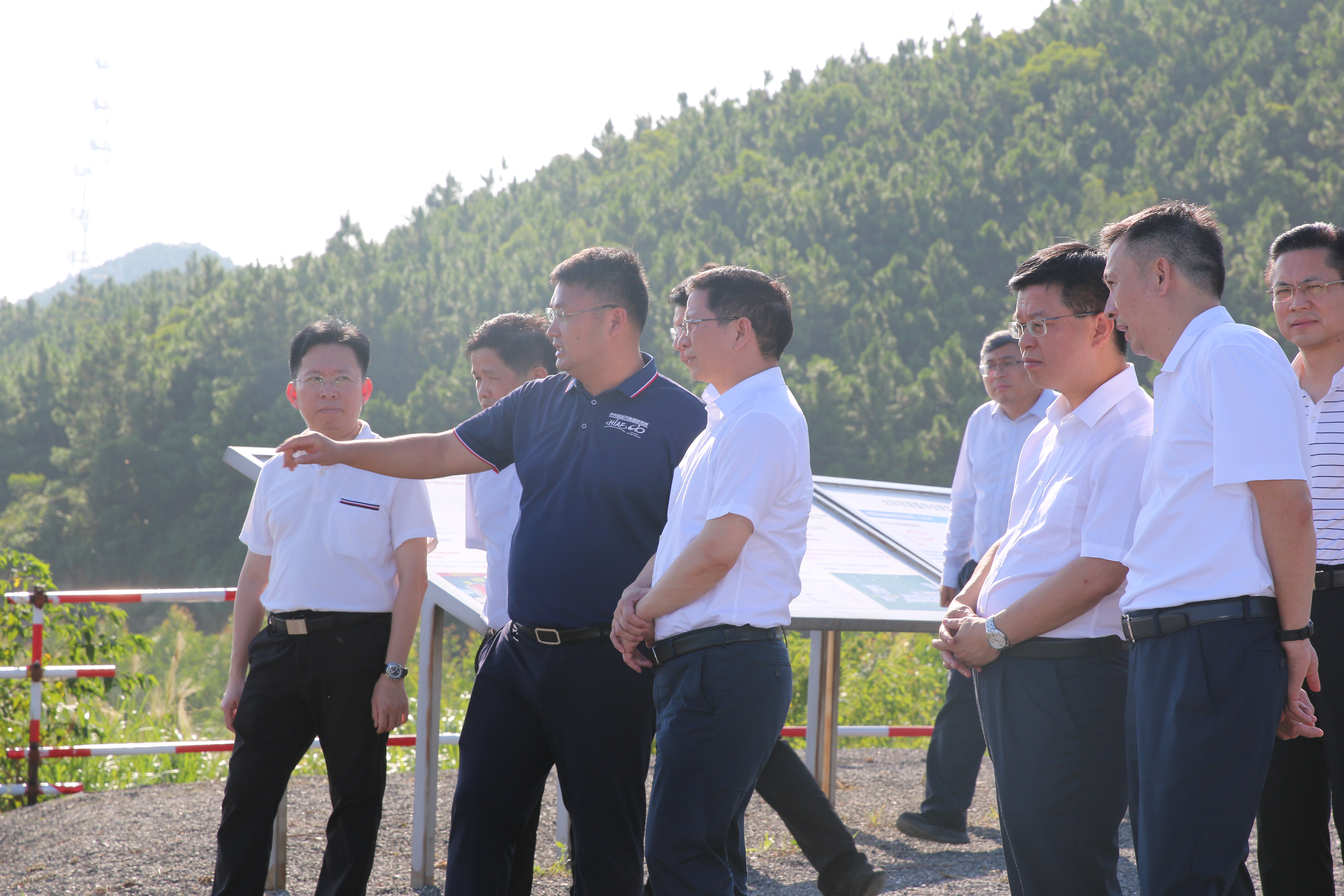 惠州市市长温金荣带队调研国家两大科学装置